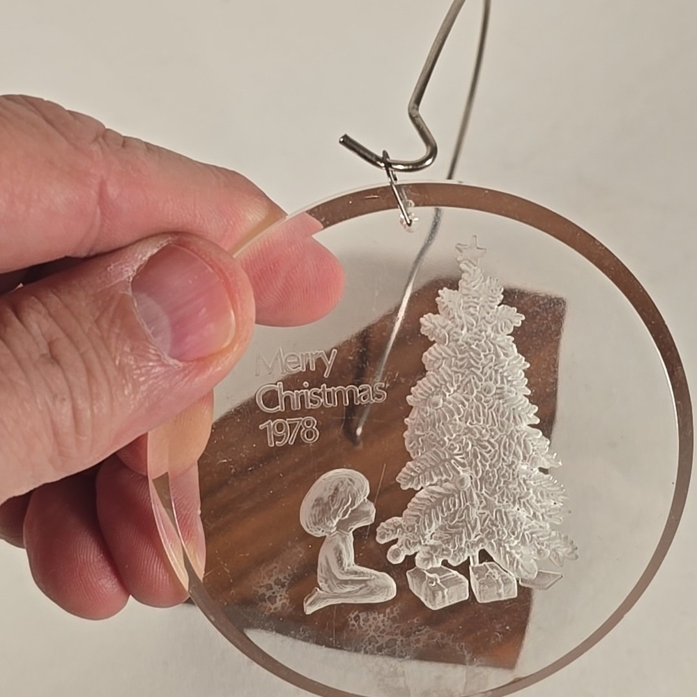 Vintage 1978 Etched Ornament "Merry Christmas" With Stand‎ - Picture 2 of 6